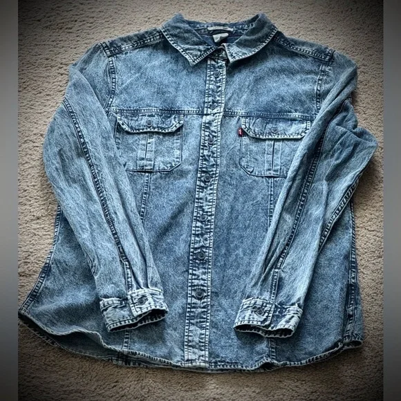 Levi’s Denim Button-Up Shirt - Picture 11 of 16